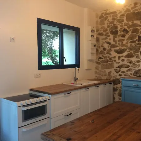 Les 3 Pigeons ゲストハウス ブレシュイール