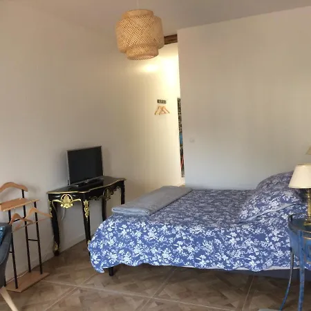 ゲストハウス Les 3 Pigeons ブレシュイール