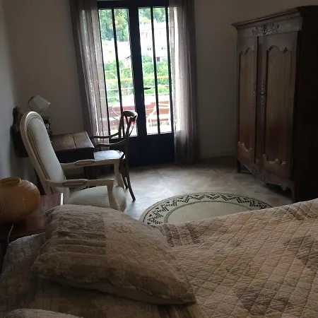 Les 3 Pigeons ゲストハウス ブレシュイール