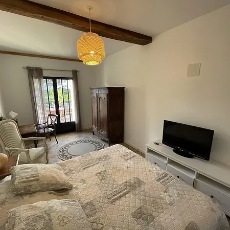 Les 3 Pigeons ゲストハウス ブレシュイール