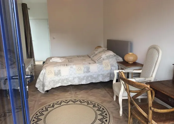 Les 3 Pigeons Gasthof Bressuire