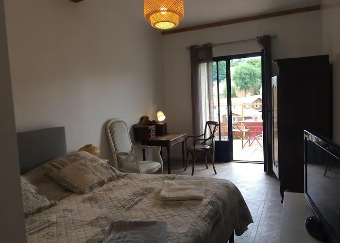 Les 3 Pigeons 3* Bressuire