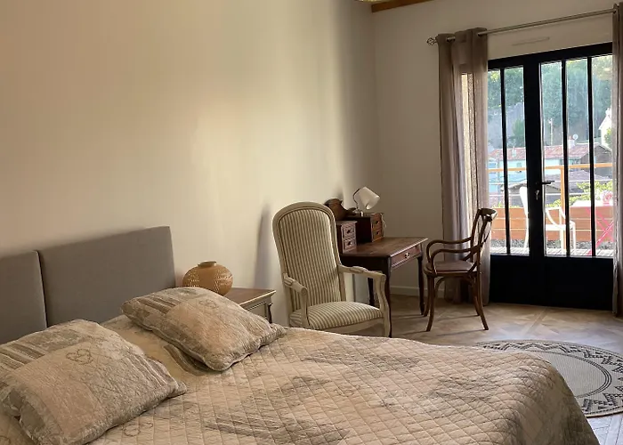 Les 3 Pigeons Gasthof Bressuire